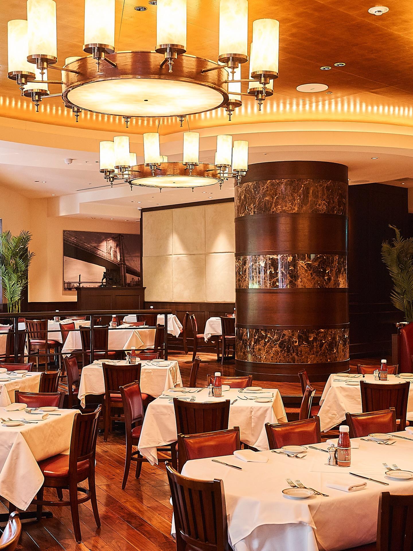 日常の食事から特別な日、大切な方とのお席まで、幅広いシーンでご利用いただけます。