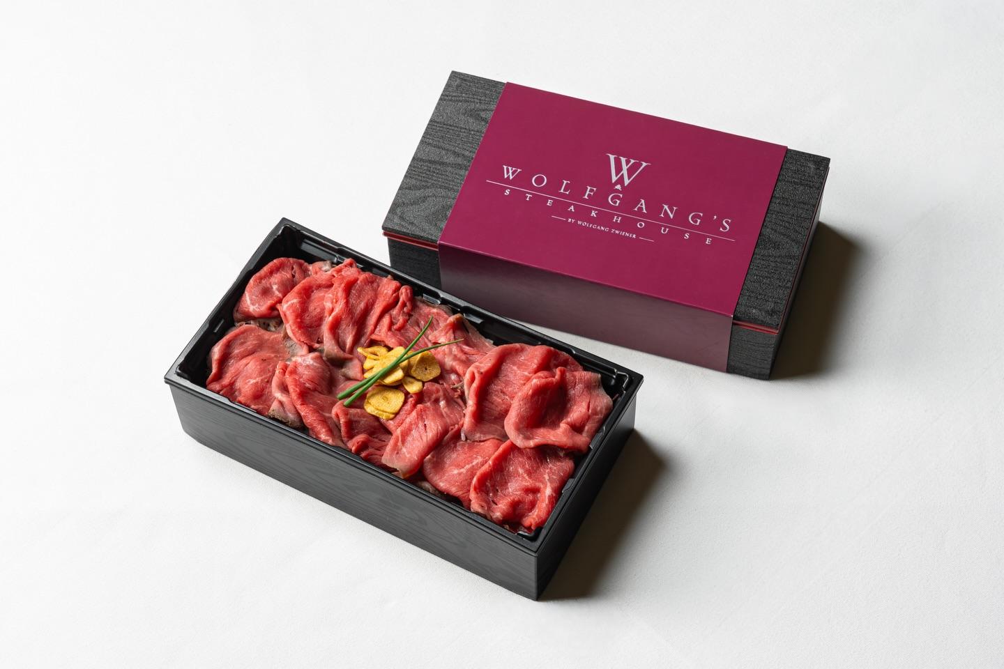 蓋を開けた瞬間、目に飛び込んでくるのは