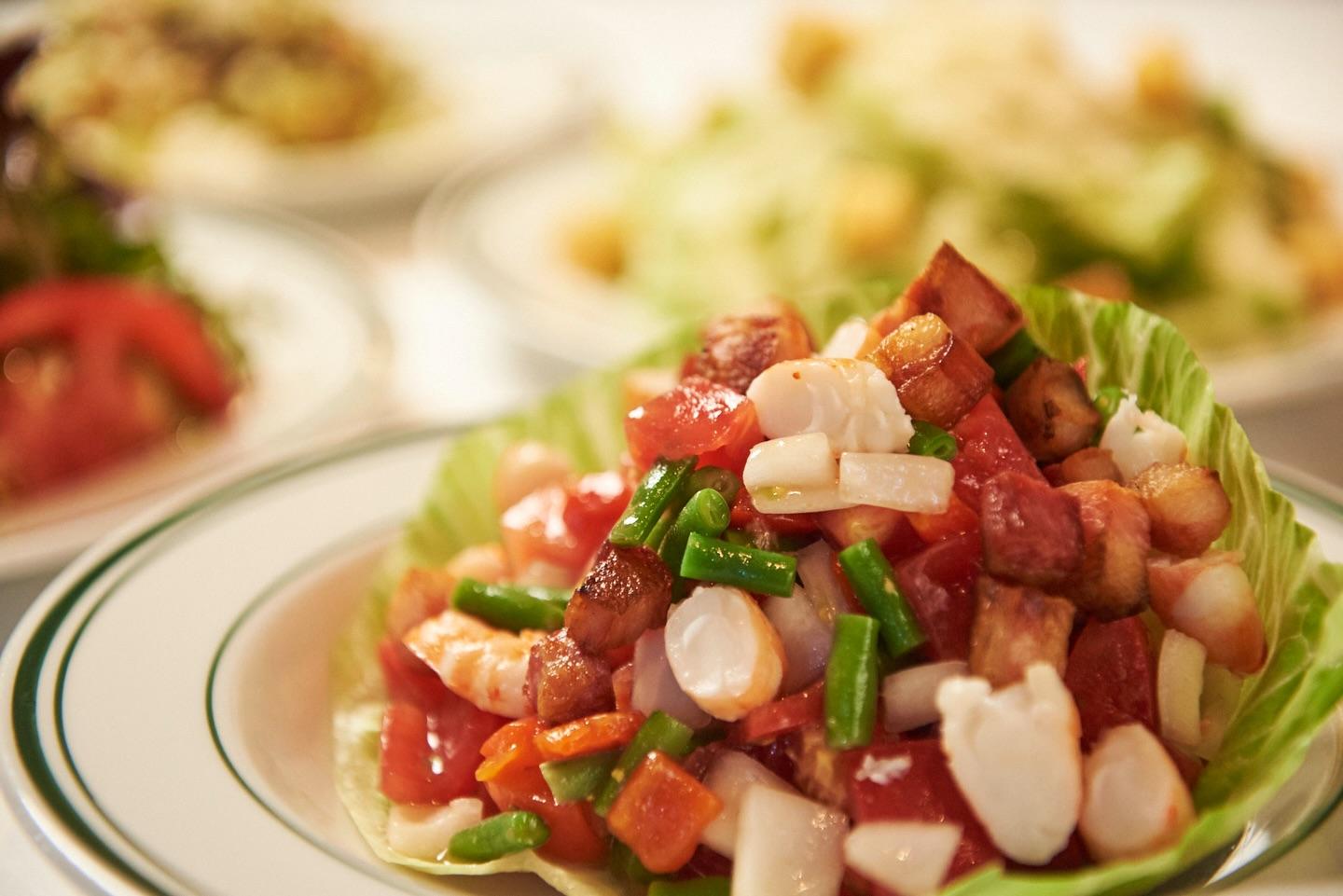 主役のステーキを引き立てる、新鮮の素材をシンプルに調理したメニューを豊富にご用意。