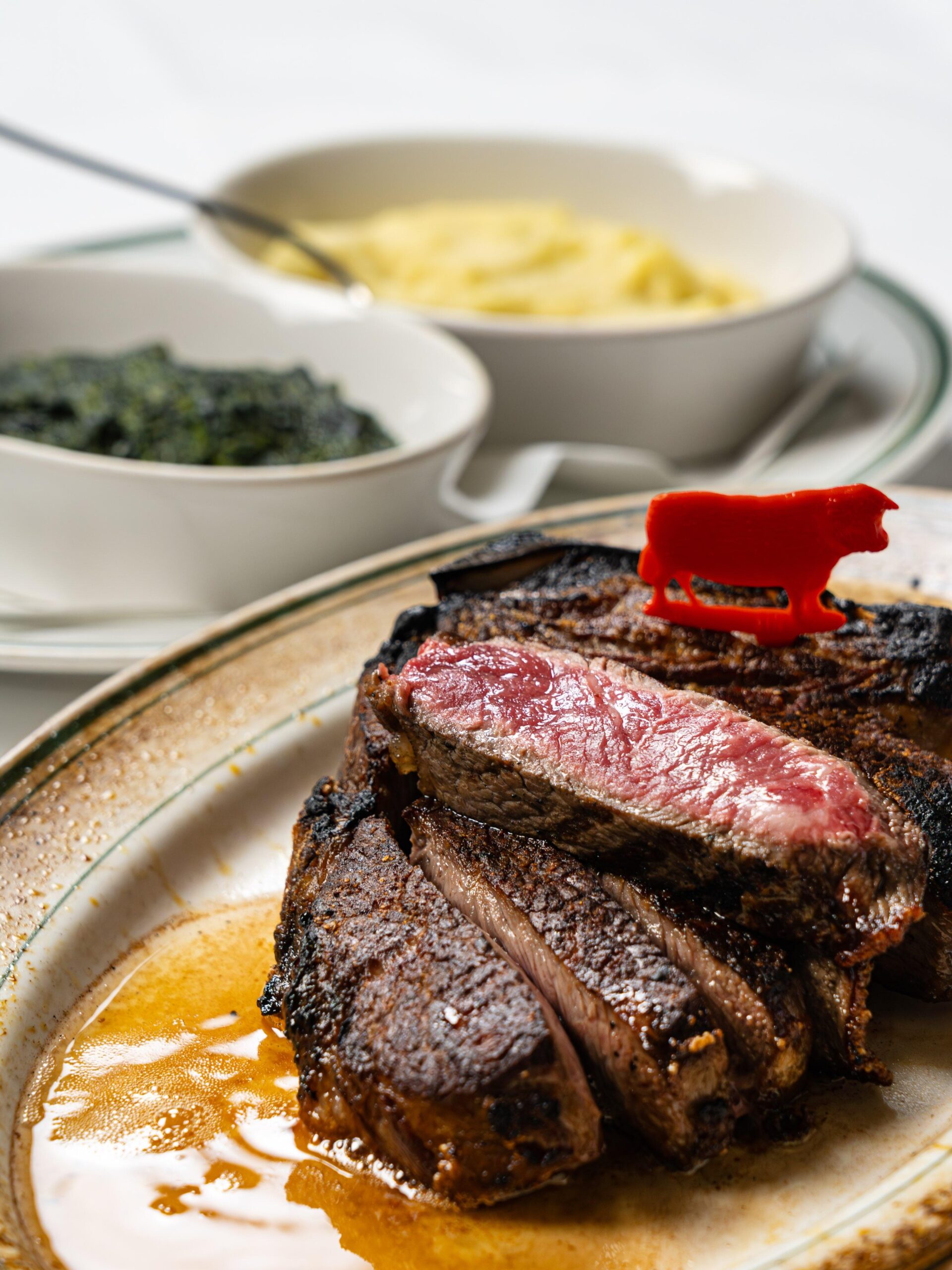 一皿ごとにアメリカンスタイルの迫力を感じられる料理をご提供。